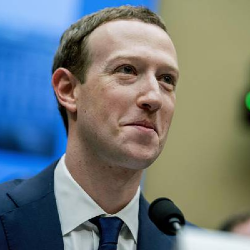 Facebook: Zuckerberg oggi risponde a domande Pe