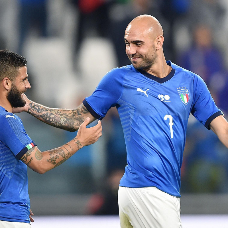 Lorenzo Insigne si congratula con Simone Zaza dopo il gol dell'1-0
