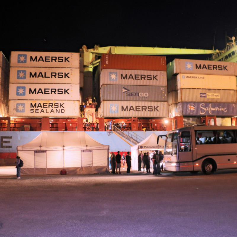 La nave portacontainer danese Alexander Maersk arrivata a Pozzallo