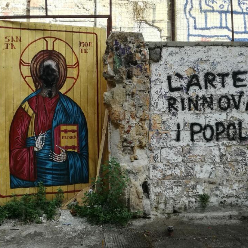 Il murales “La Santa Morte” sfregiato