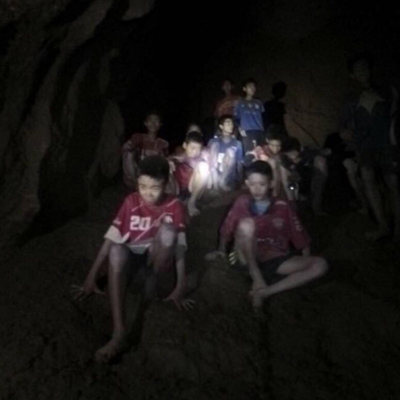 I ragazzini intrappolati nella grotta in Thailandia