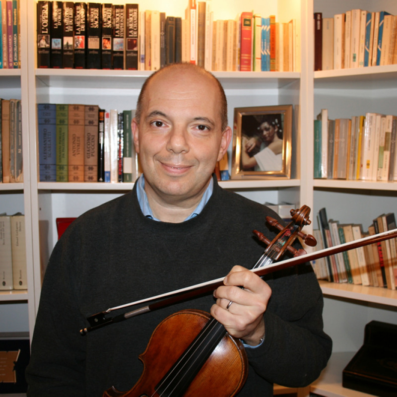 Il violinista Massimo Coco presenterà il suo libro al pubblico