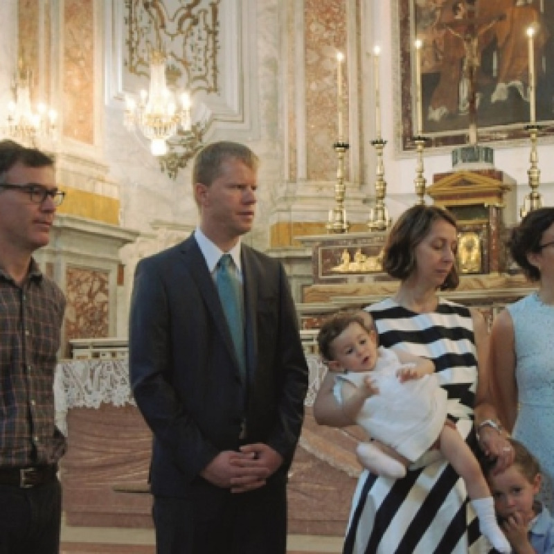 Da sinistra Eric Villard, il padrino Konrad Tristram, Violette Impellizzeri con Eleonore e la madrina Chiara Raspanti