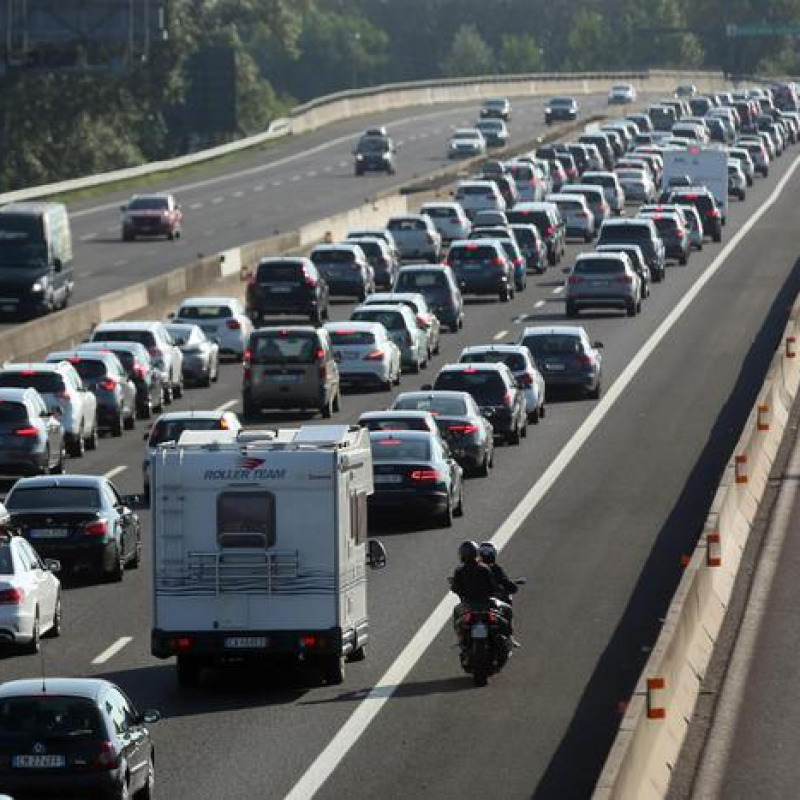 Traffico intenso autostrada A14 Bologna