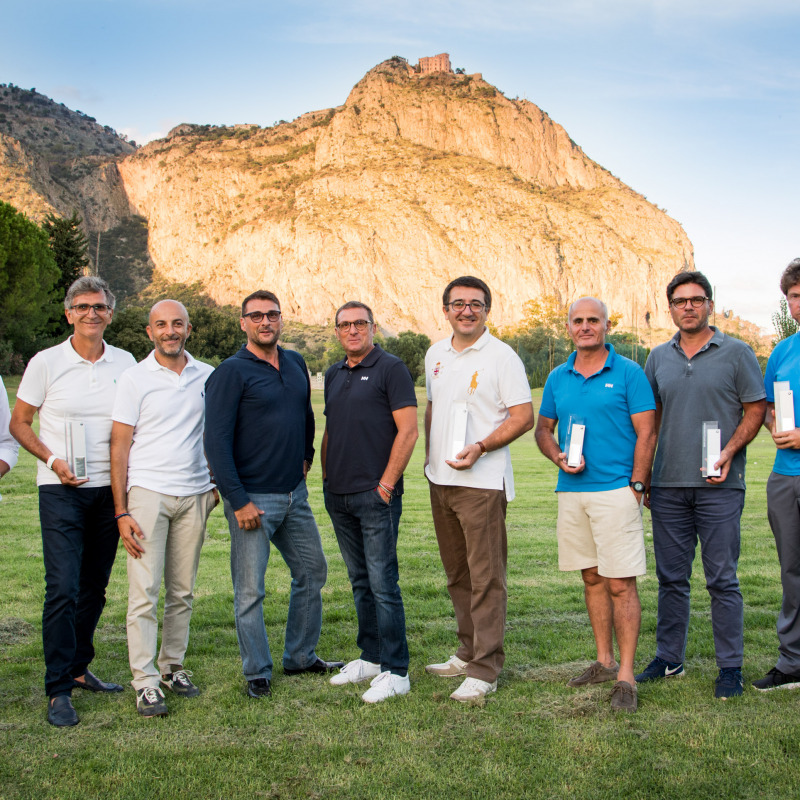 I premiati insieme con i dirigenti del Golf Club Palermo - Foto di Dario e Oriana Palermo