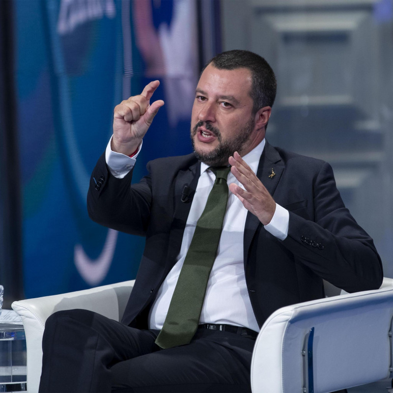 Il ministro dell'Interno Matteo Salvini all'interno degli studi Rai durante la registrazione del programma televisivo "Porta a Porta"