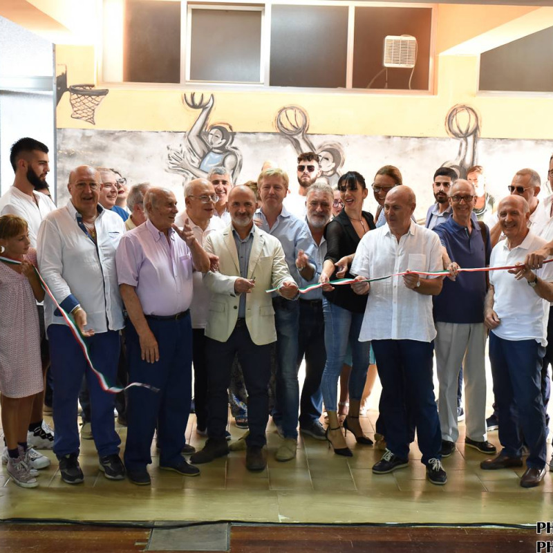 L'inaugurazione del palasport Pippo Nicosia