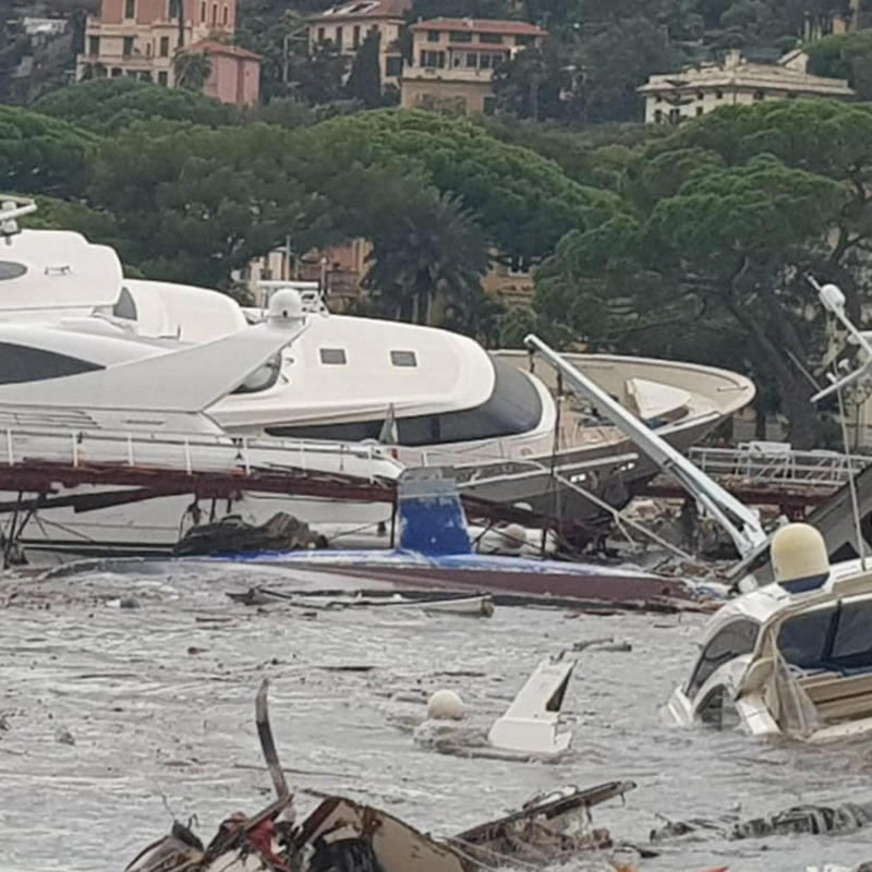 I danni causati dal maltempo al porto di Rapallo