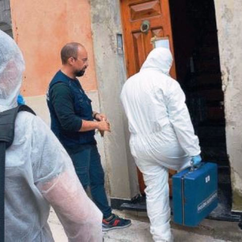 La polizia scientifica sul luogo del delitto di Maria Zarba, Ragusa
