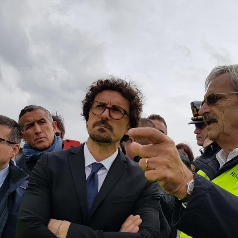Il ministro Danilo Toninelli in visita al cantiere del viadotto Himera