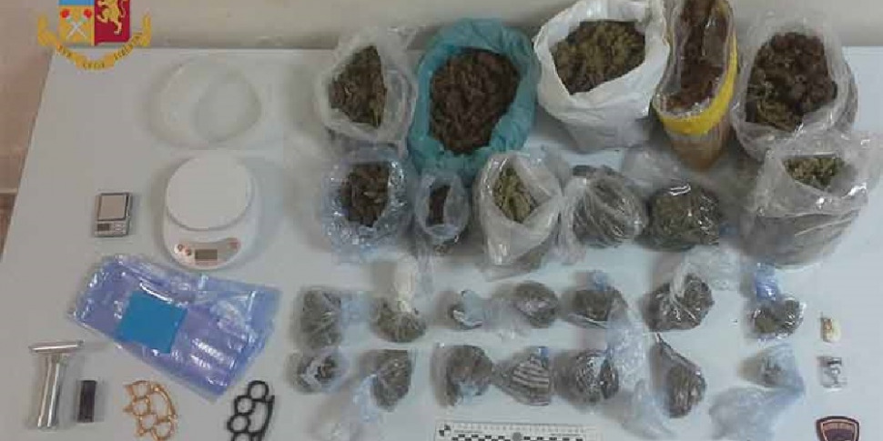 Nascondeva Cocaina E Marijuana A Bordo Dell’auto, Arrestato Un Pusher A ...