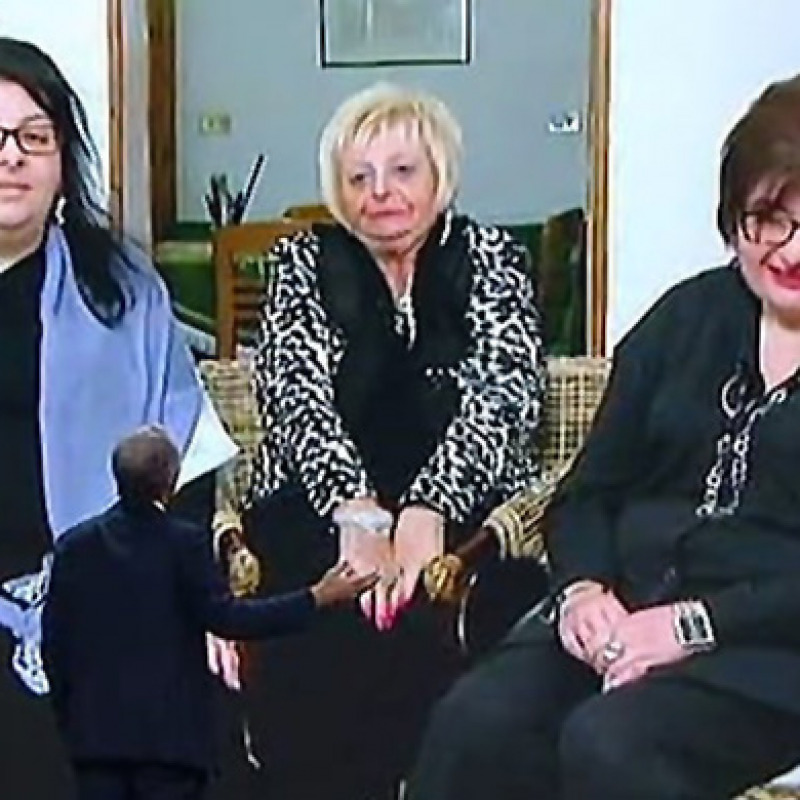 Le sorelle Napoli durante una puntata della trasmissione di Giletti "Non è l'Arena"