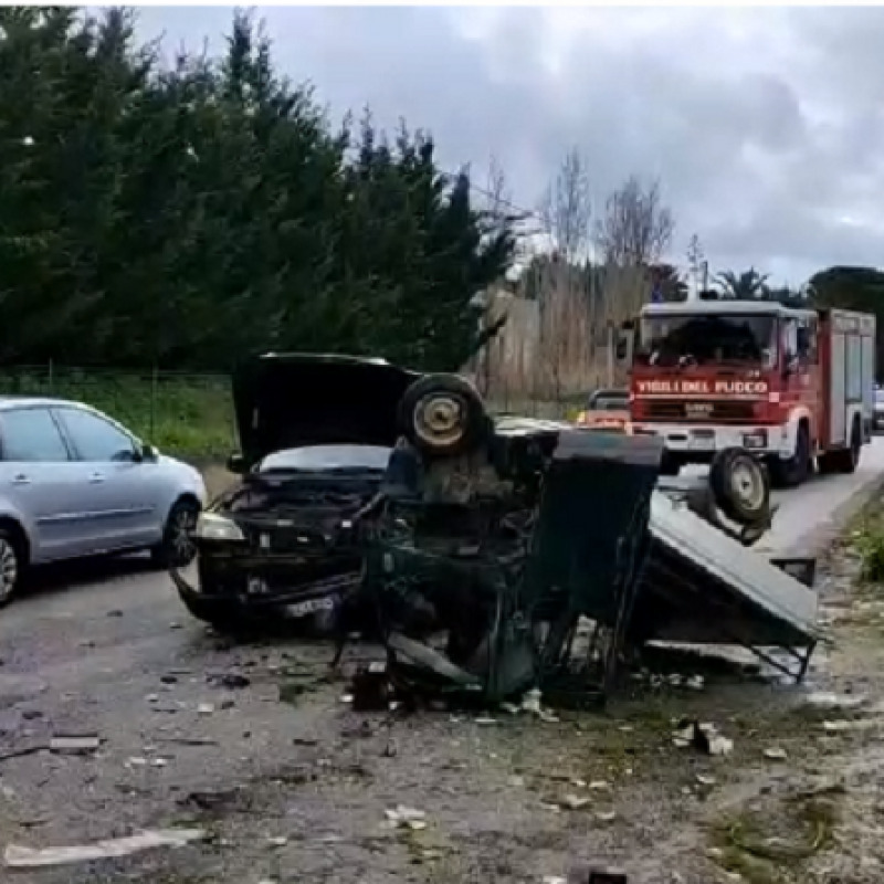 Una foto dell'incidente stradale sulla provinciale che collega Partinico e Balestrate