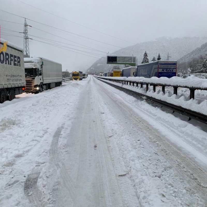 L'autostrada del Brennero chiusa per neve