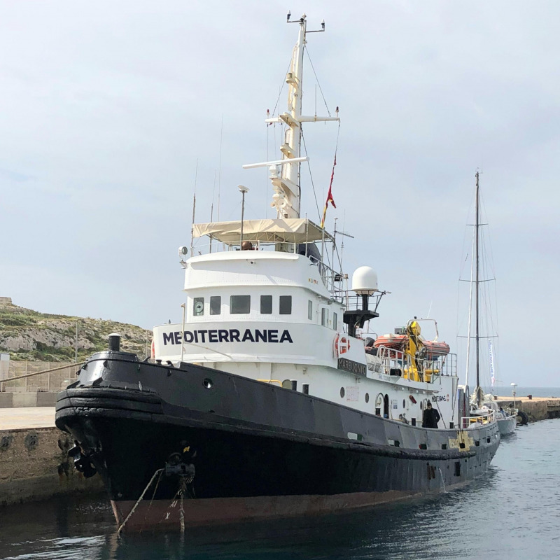 La nave mare Jonio attraccata a Lampedusa