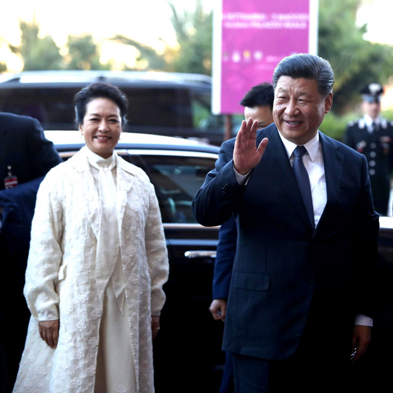 Il presidente cinese Xi Jinping con la moglie, durante la visita a Palermo nel marzo scorso