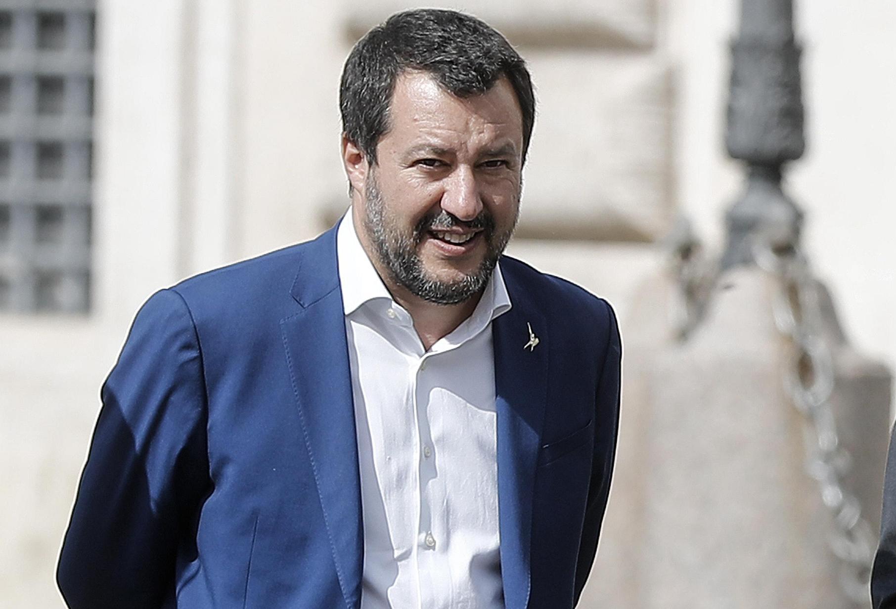 Salvini: vorrei il ritorno del grembiule a scuola 