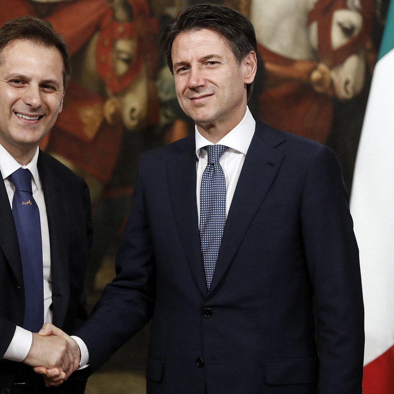 Armando Siri, sottosegretario alle Infrastrutture e ai Trasporti, e Giuseppe Conte, presidente del Consiglio