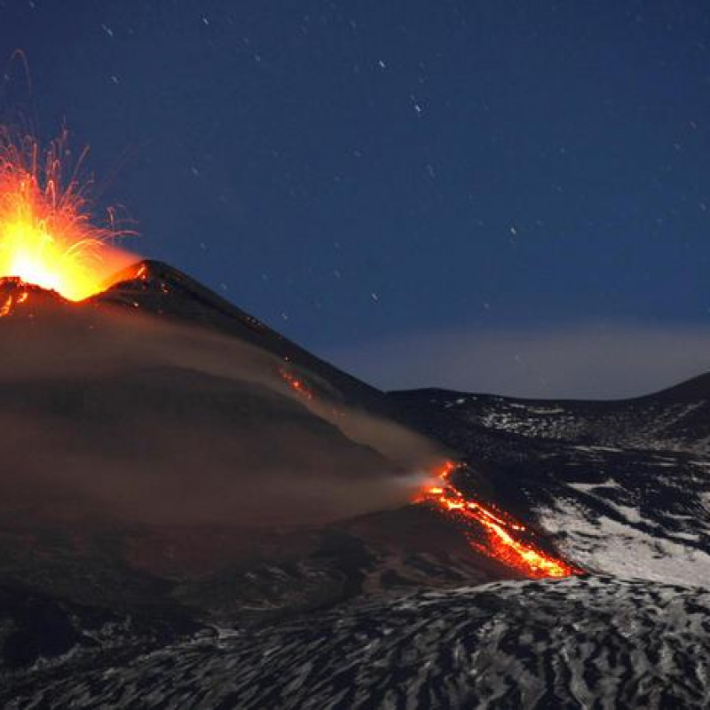 Etna, maestoso e spettacolare vulcano attivo (foto archivio)