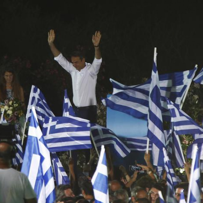 Kyriakos Mitsotakis festeggia la vittoria