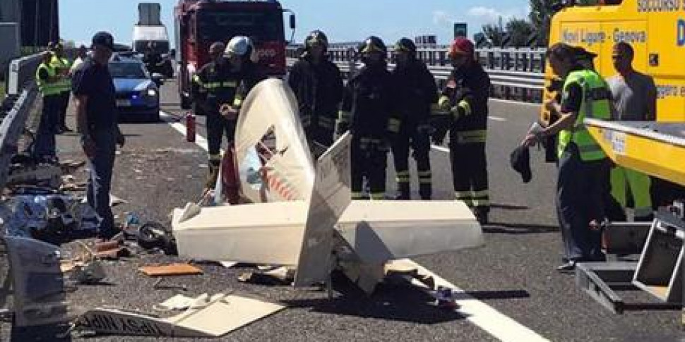Ultraleggero precipita sulla Genova-Gravellona Toce, muore il pilota ...