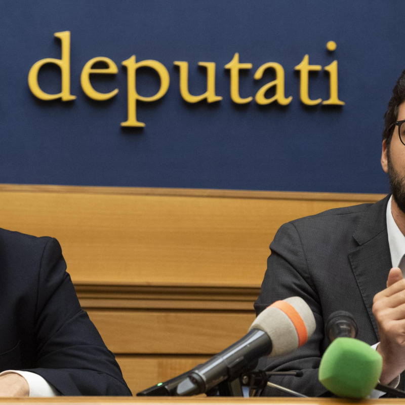 Il capogruppo M5S al Senato Stefano Patuanelli e il capogruppo M5S alla Camera Francesco D'Uva