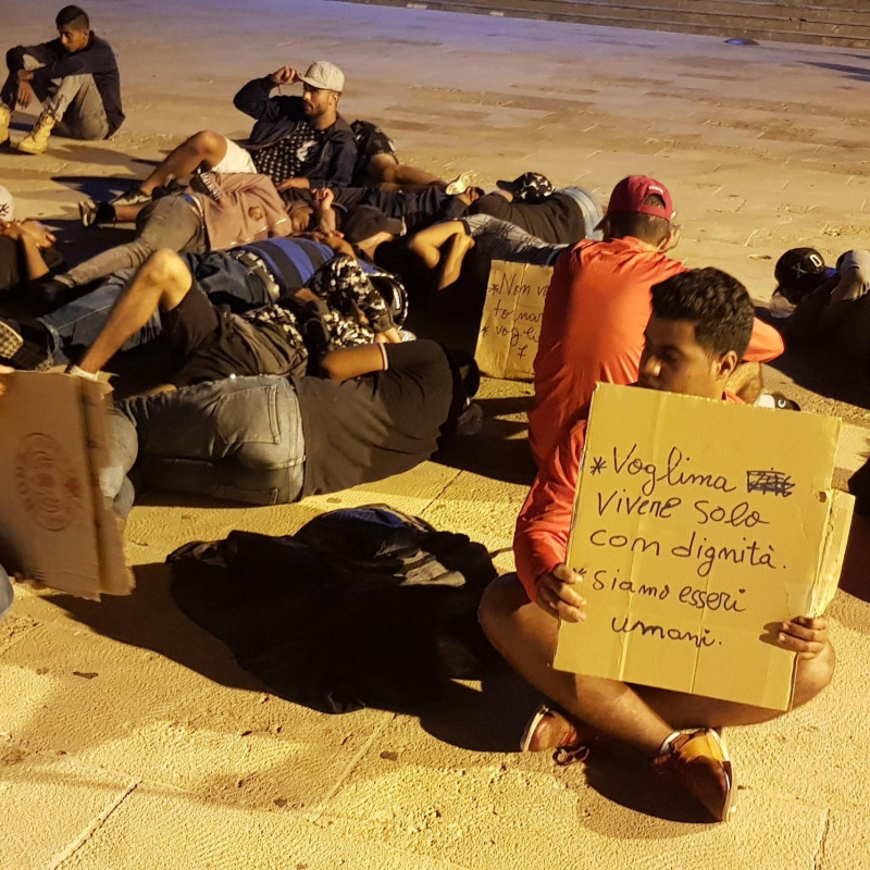 La protesta dei tunisini a Lampedusa