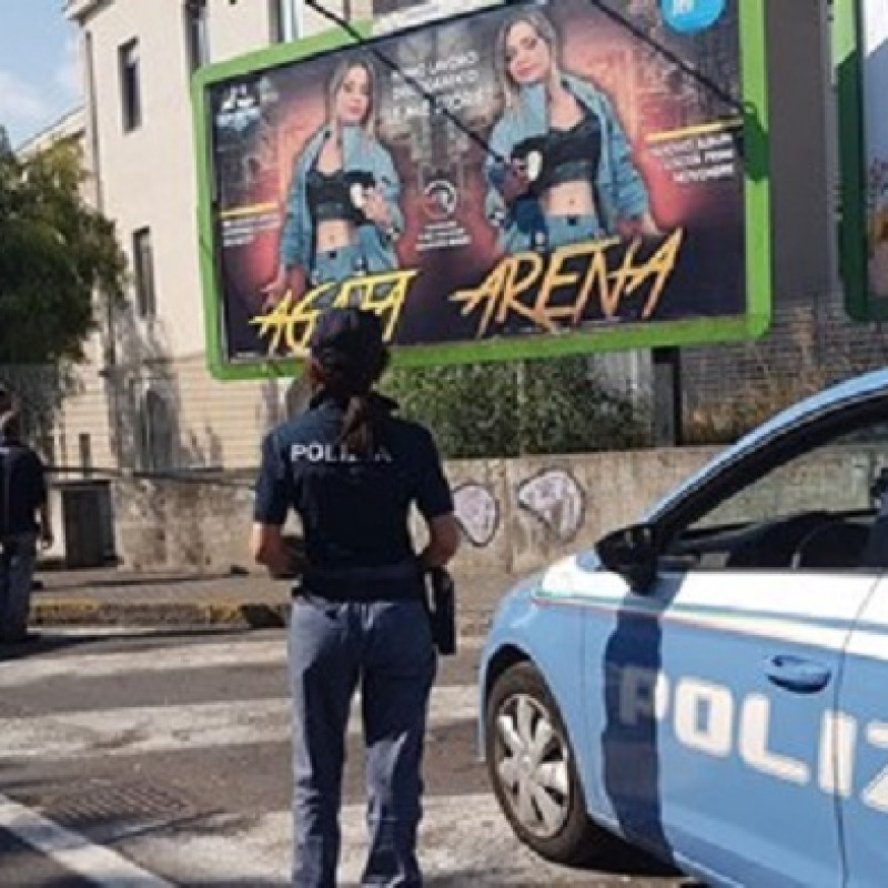 La polizia oscura i manifesti di Agata Arena