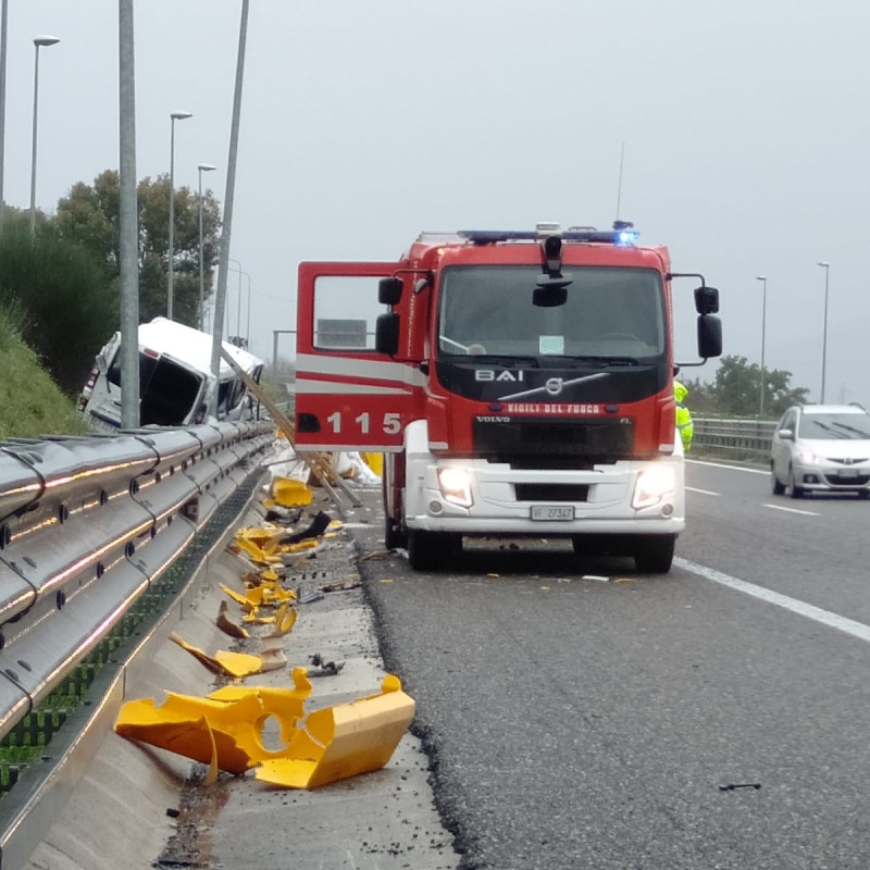 Foto dell'incidente sull'A2 - tratta da Italia2Tv