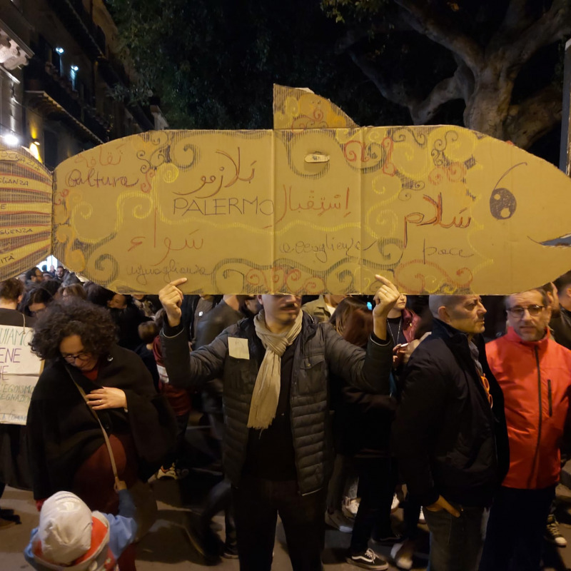 "Sardine" in piazza a Palermo