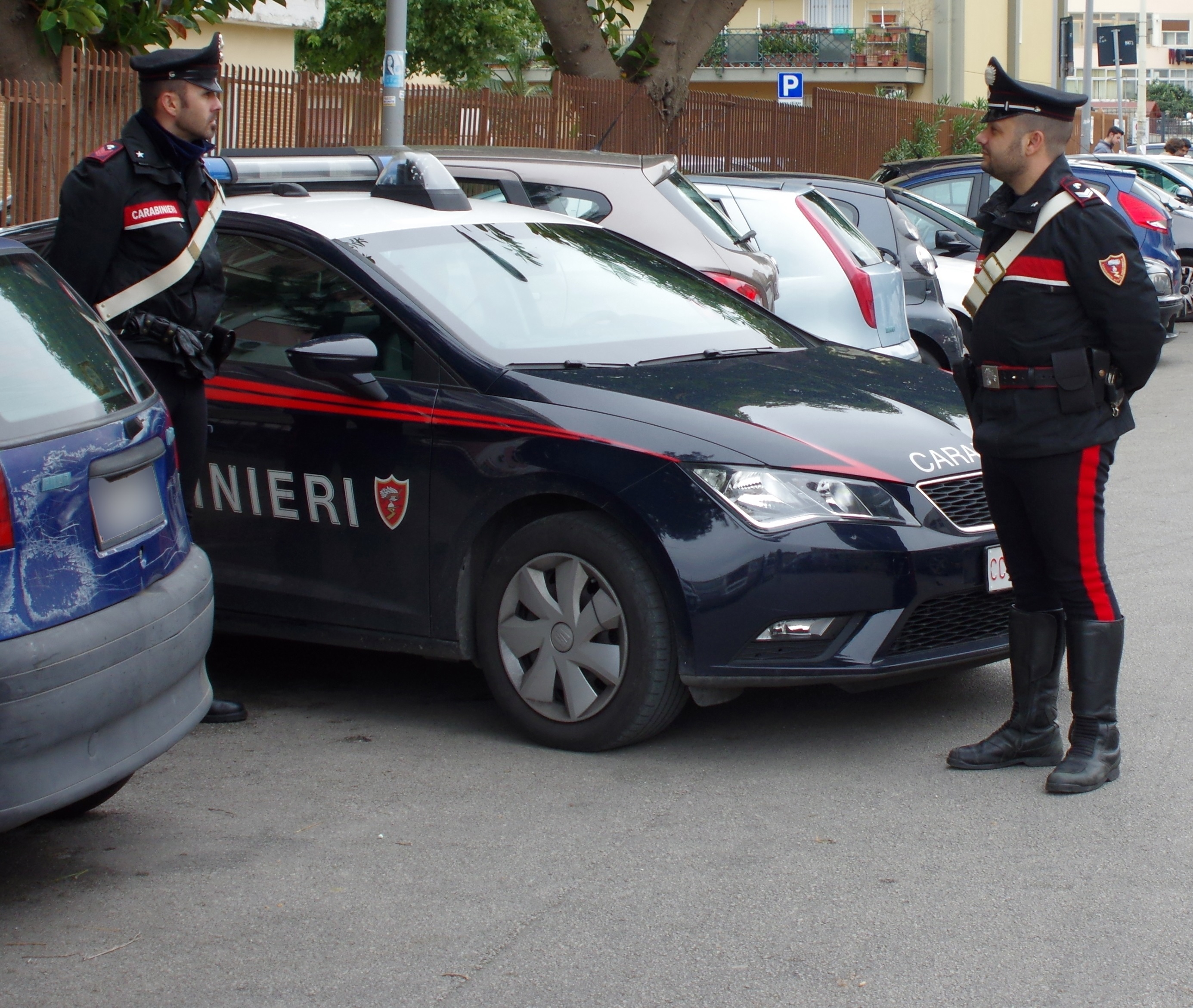 Realizza tatuaggi senza avere l'abilitazione: sanzionato 48enne a Palermo - Giornale  di Sicilia