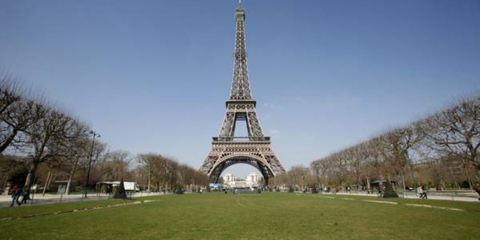 https://assets.gds.it/2020/01/Parigi-tour-Eiffel-970x485.jpg