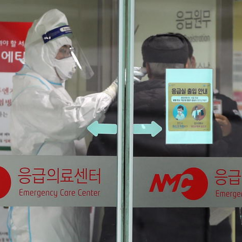 Controlli in Corea del Sud su pazienti sospettati di aver contratto il virus