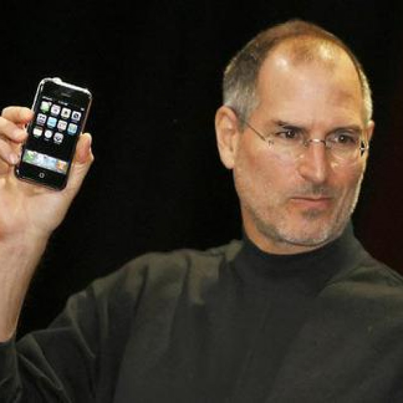 9 gennaio 2007, Steve Jobs presenta il primo iPhone