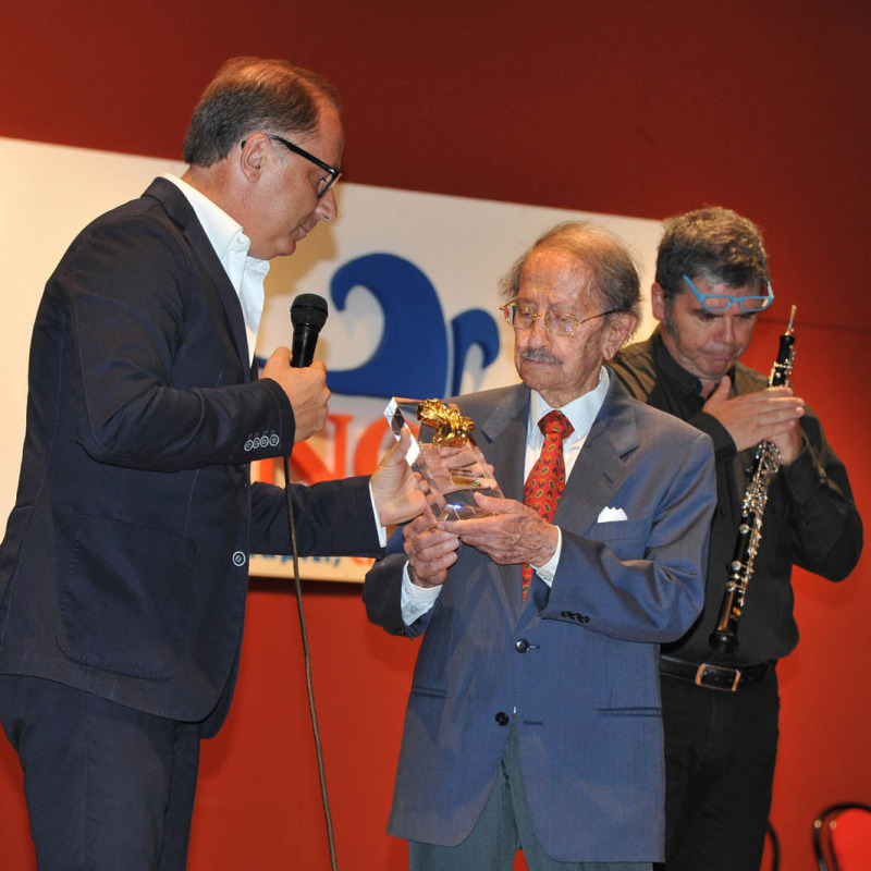 In foto il sindaco Corrado Bonfanti e il maestro Corrado Galzio