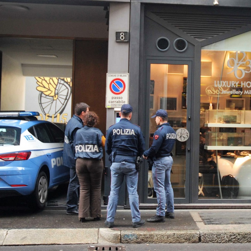 Gioielleria sequestrata ai Fontana un anno fa a Milano