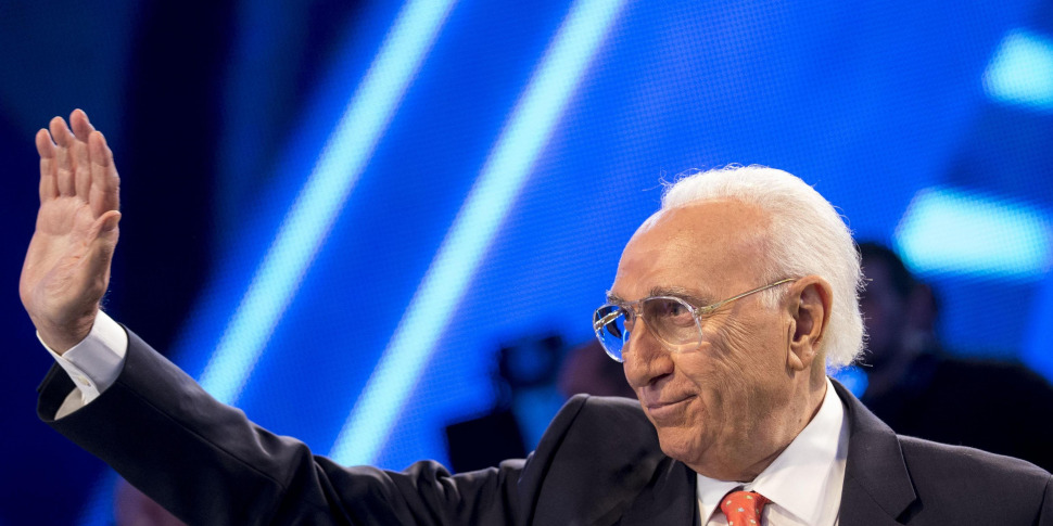 https://assets.gds.it/2020/06/Pippo-Baudo-2-970x485.jpg