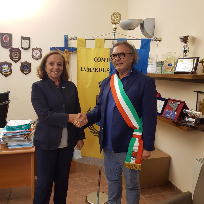 Il ministro Lamorgese col sindaco di Lampedusa Totò Martello