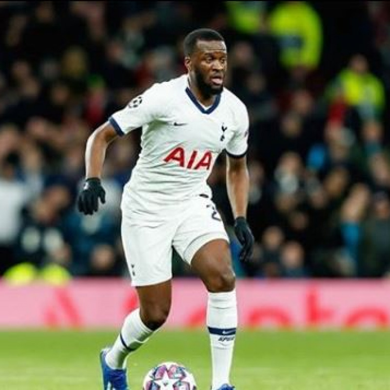 LONDON, ENGLAND - SEPTEMBER 28: Tanguy Ndombele of Tottenham Hotspur celebrates after scoring his team's first goal during the Premier League match between Tottenham Hotspur and Southampton FC at Tottenham Hotspur Stadium on September 28, 2019 in London, United Kingdom. (Photo by Alex Davidson/Getty Images)