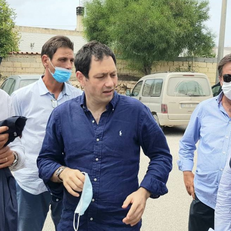 L'assessore Ruggero Razza a Lampedusa