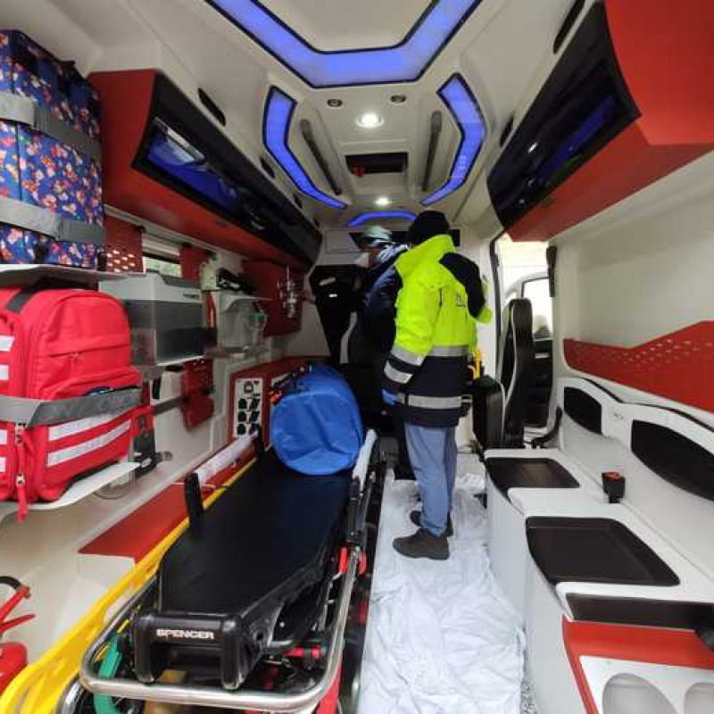 L'interno di un'ambulanza del 118