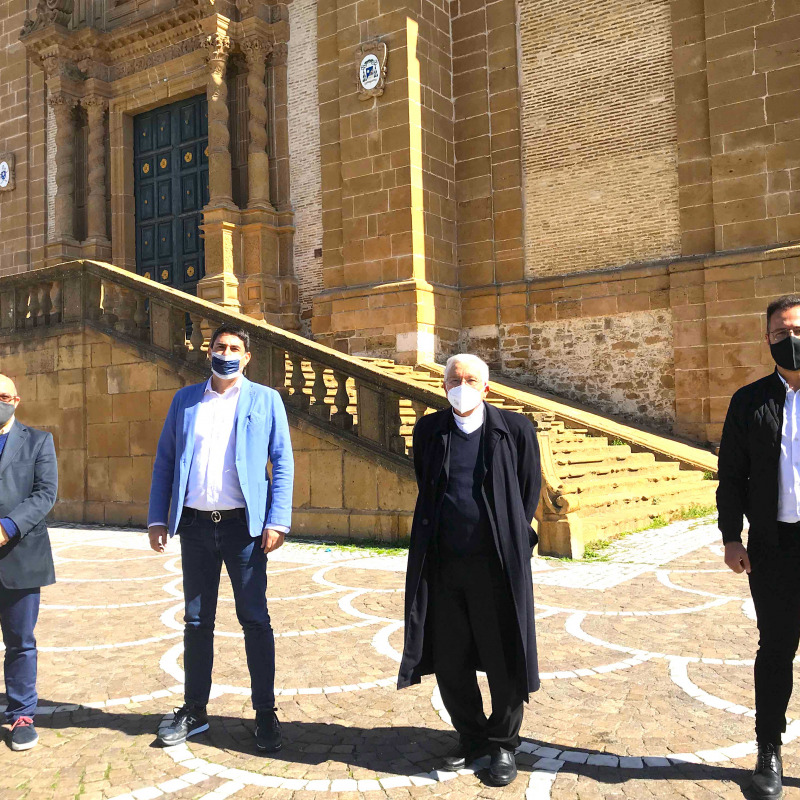 Da sinistra: don Dario Pavone, Giuseppe Sciarabba, don Giuseppe Paci, Luca Vitali