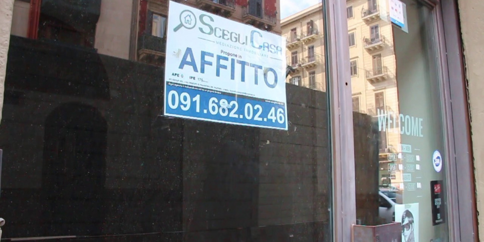 https://assets.gds.it/2020/10/via-roma1-970x485.jpg