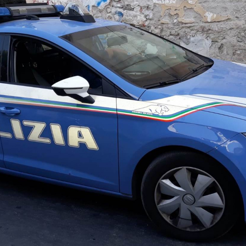 Calabria, assembramento nel bar e i carabinieri multano i poliziotti - la  Repubblica