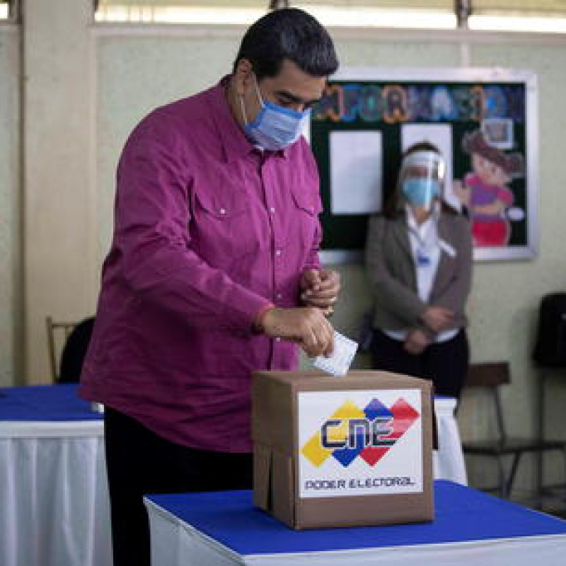 Nicolas Maduro al voto