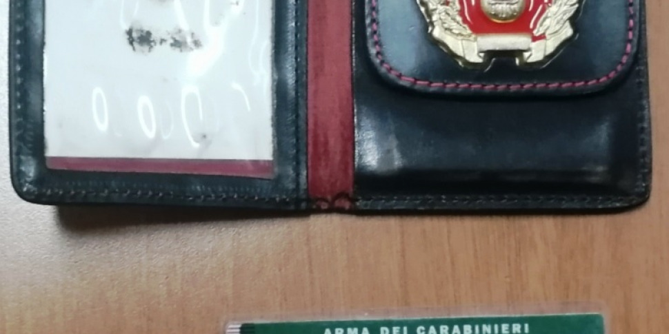 Falso carabiniere denunciato a Palermo: esibiva tessera e distintivi  contraffatti - Giornale di Sicilia