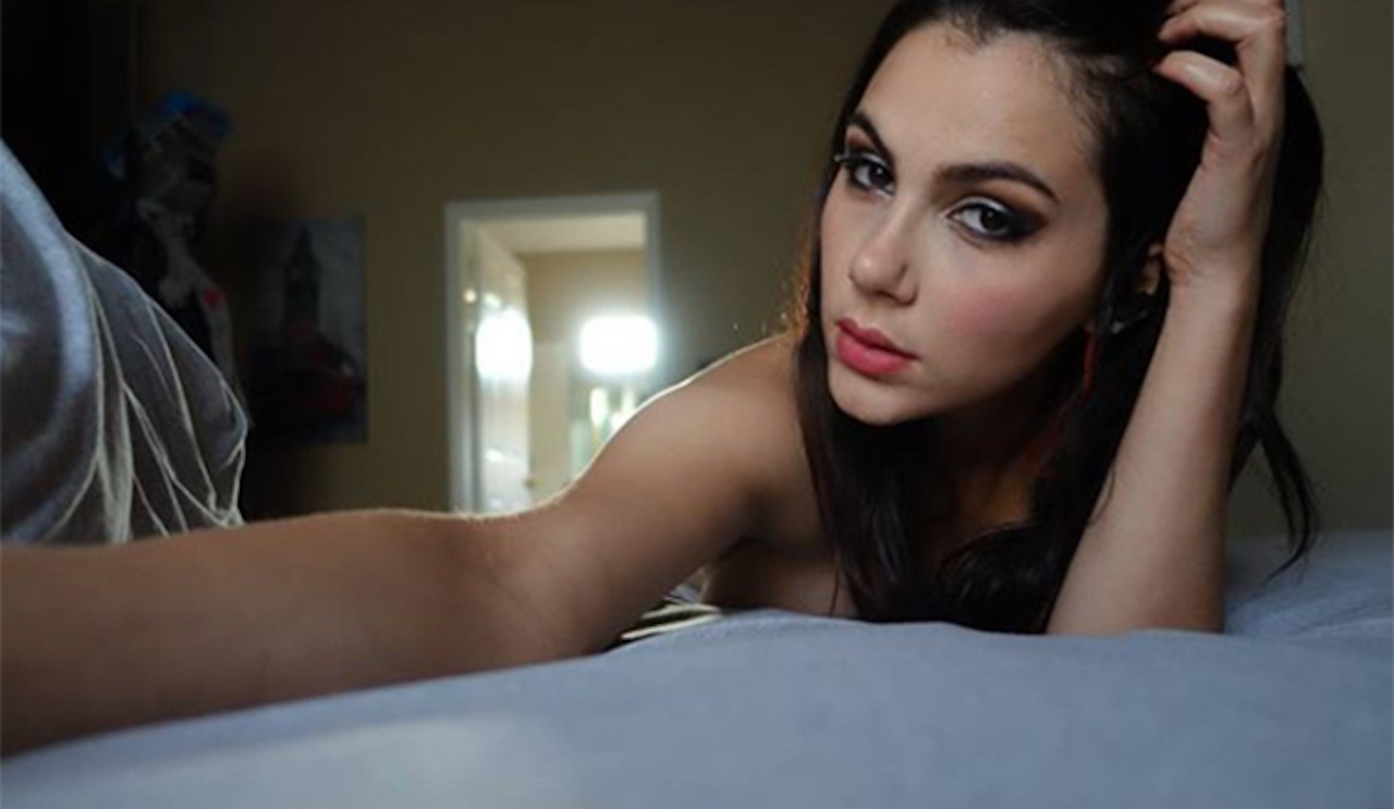 Valentina Nappi si ritira dal mondo del porno dopo lo scandalo Pornhub -  Giornale di Sicilia