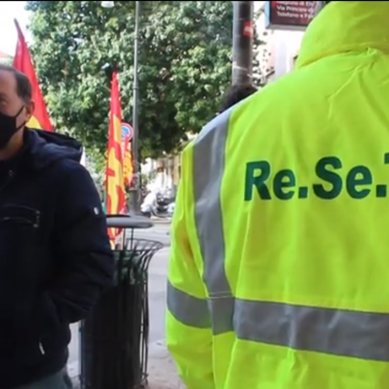 Gli operai della Reset protestano davanti alla prefettura di Palermo