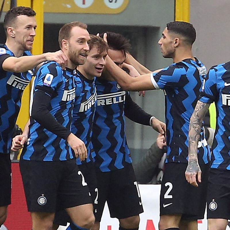 L'Inter festeggia il gol di Lautaro