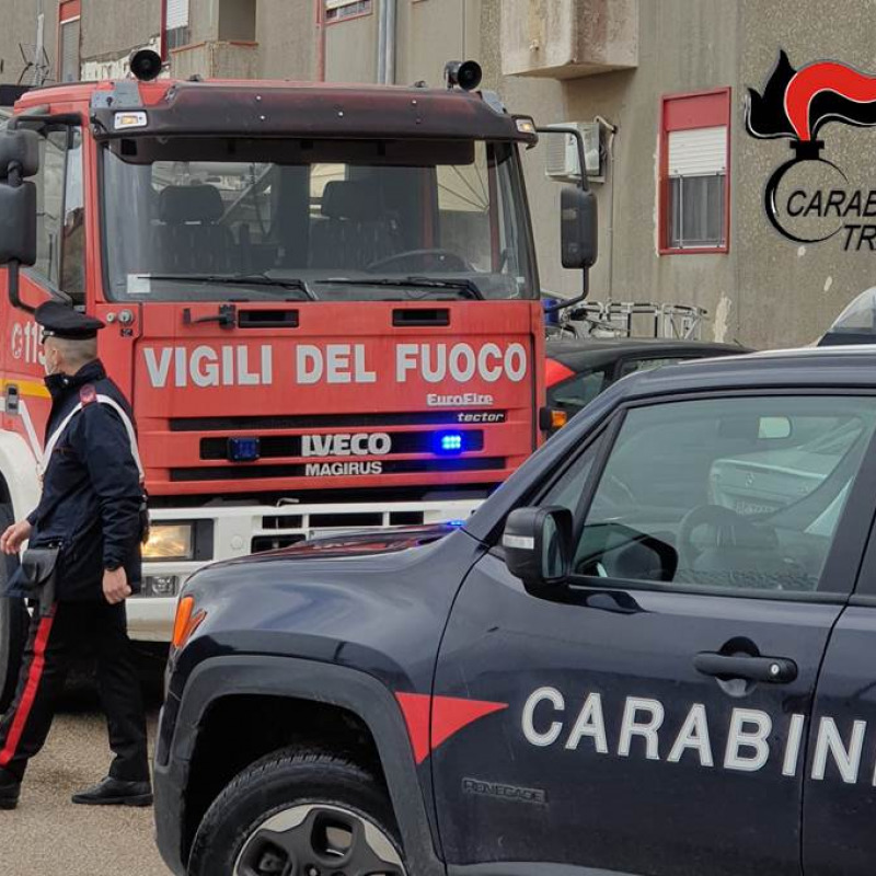 I carabinieri e vigili del fuoco intervengono in via Gioberti